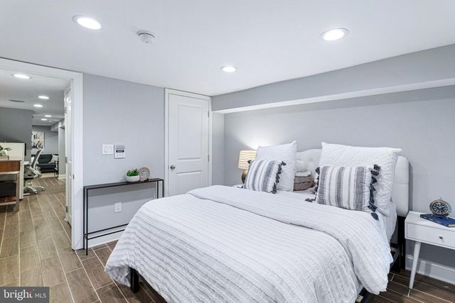 1322 QUINCY ST NW, Washington, DC 20011
