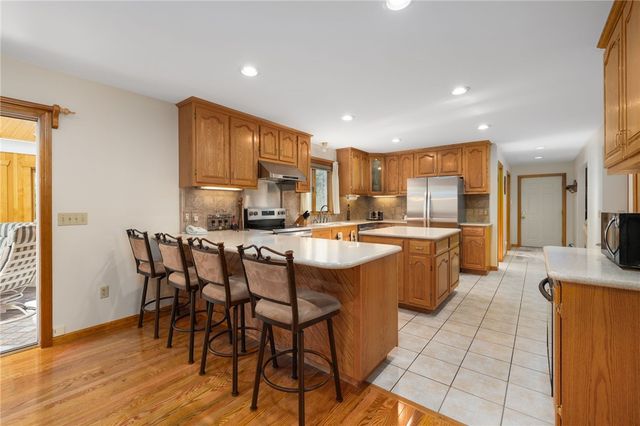 10 Oak Hill Road, Scituate, RI 02831