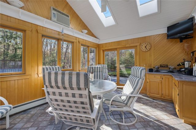 10 Oak Hill Road, Scituate, RI 02831