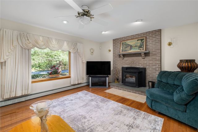 10 Oak Hill Road, Scituate, RI 02831
