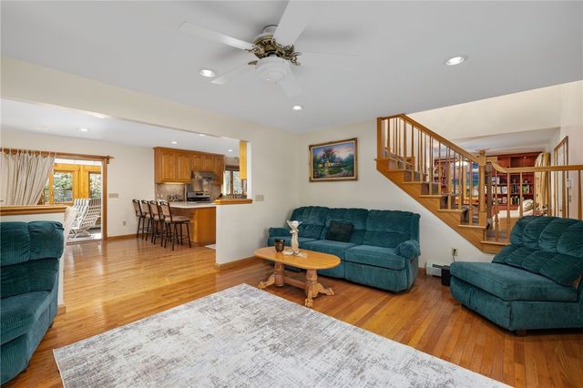 10 Oak Hill Road, Scituate, RI 02831