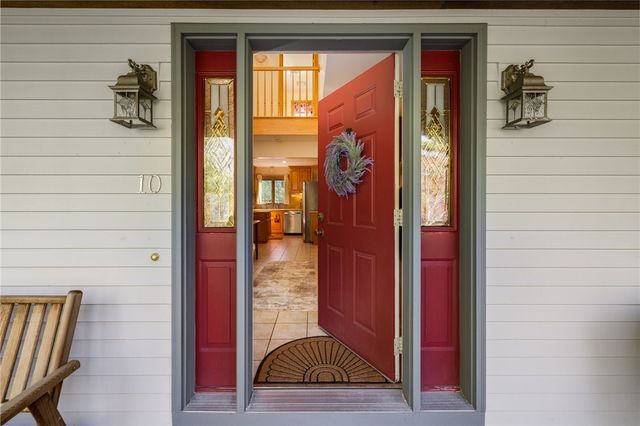 10 Oak Hill Road, Scituate, RI 02831