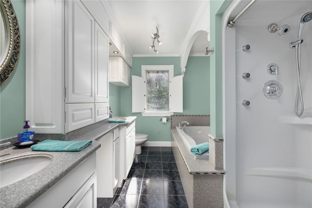 10 Oak Hill Road, Scituate, RI 02831