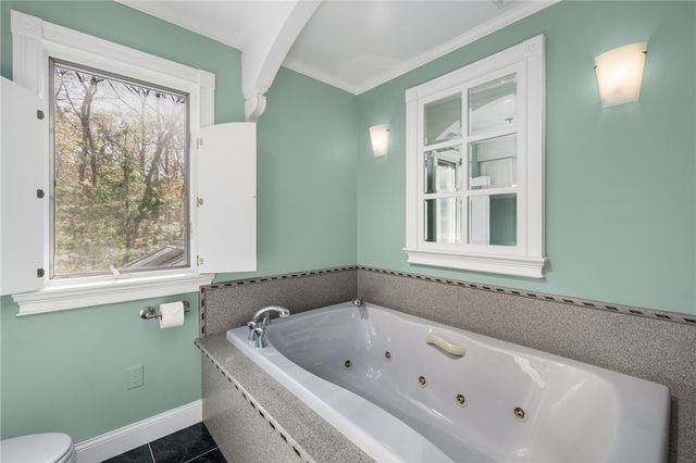 10 Oak Hill Road, Scituate, RI 02831