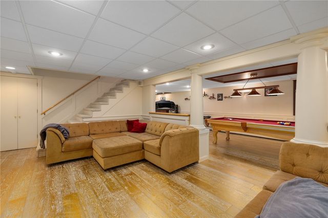 10 Oak Hill Road, Scituate, RI 02831