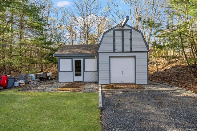 10 Oak Hill Road, Scituate, RI 02831