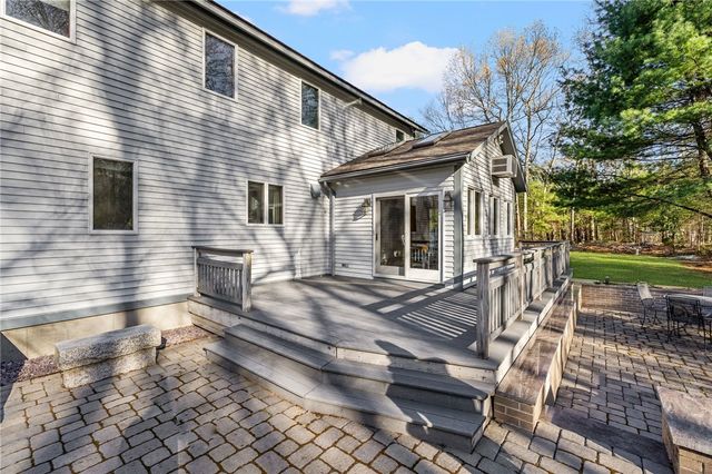 10 Oak Hill Road, Scituate, RI 02831