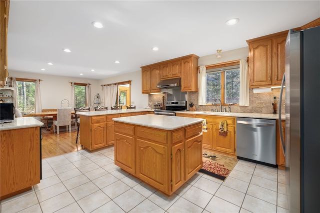 10 Oak Hill Road, Scituate, RI 02831