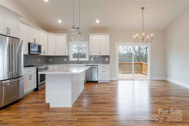 224 Country Drive, Mars Hill, NC 28754