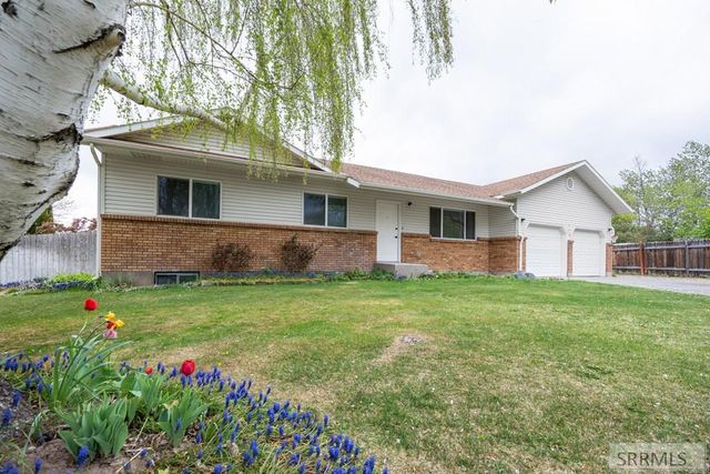 972 Bluebird Place, Idaho Falls, ID 83402