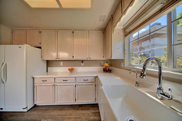 1007 Lourence Dr, Tracy, CA 95376