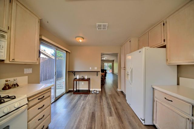 1007 Lourence Dr, Tracy, CA 95376