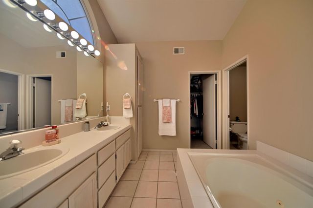 1007 Lourence Dr, Tracy, CA 95376