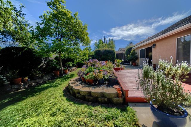 1007 Lourence Dr, Tracy, CA 95376