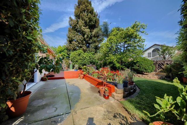 1007 Lourence Dr, Tracy, CA 95376