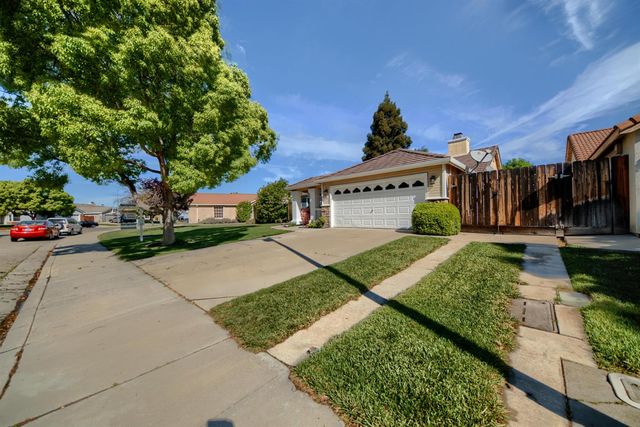 1007 Lourence Dr, Tracy, CA 95376