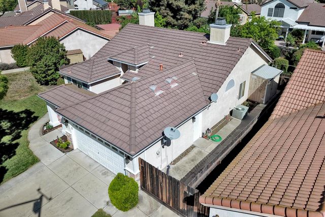 1007 Lourence Dr, Tracy, CA 95376