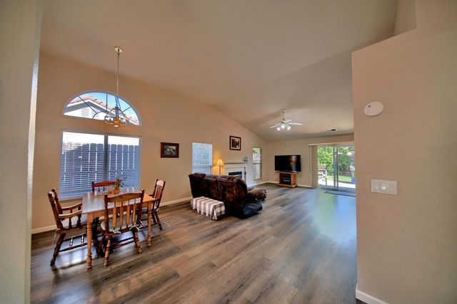 1007 Lourence Dr, Tracy, CA 95376