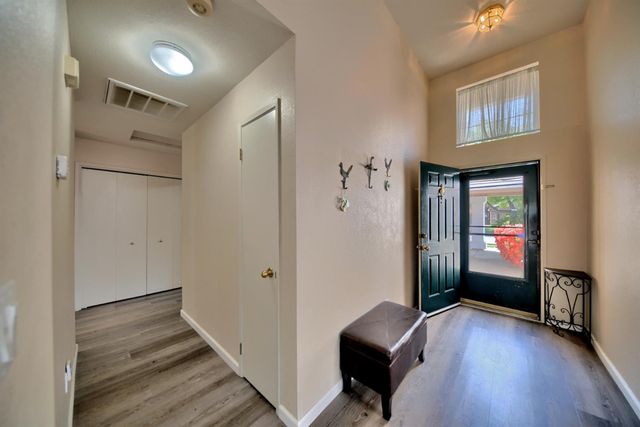 1007 Lourence Dr, Tracy, CA 95376