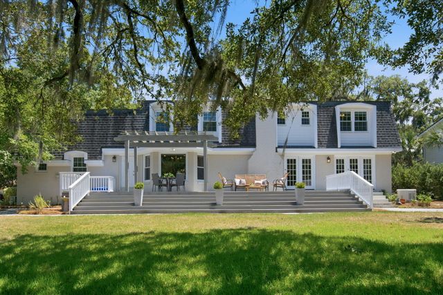 710 Creekside Drive, Mount Pleasant, SC 29464