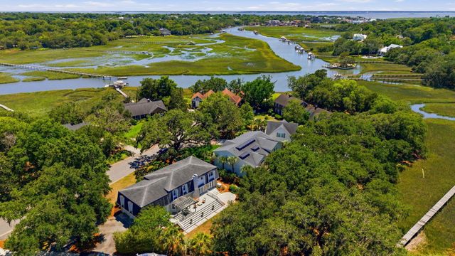 710 Creekside Drive, Mount Pleasant, SC 29464