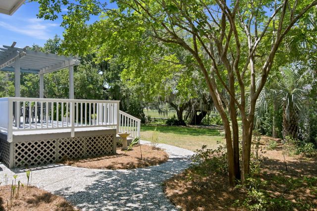 710 Creekside Drive, Mount Pleasant, SC 29464