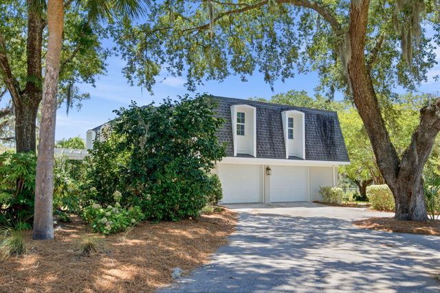 710 Creekside Drive, Mount Pleasant, SC 29464