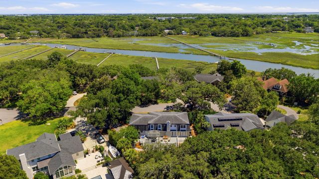 710 Creekside Drive, Mount Pleasant, SC 29464