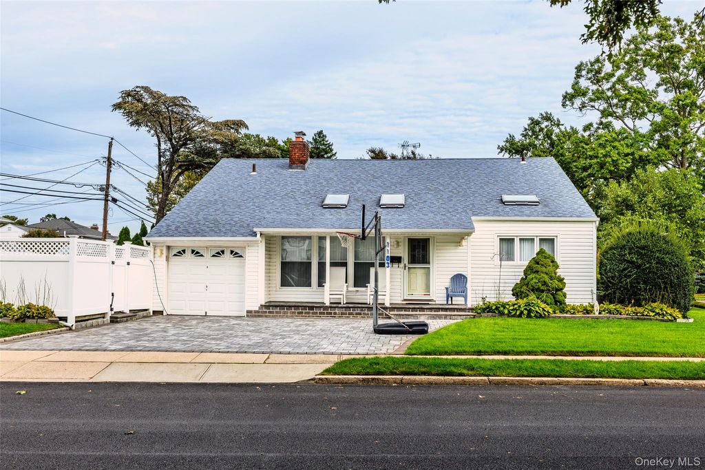 1103 Laux Place, Bellmore, NY 11710