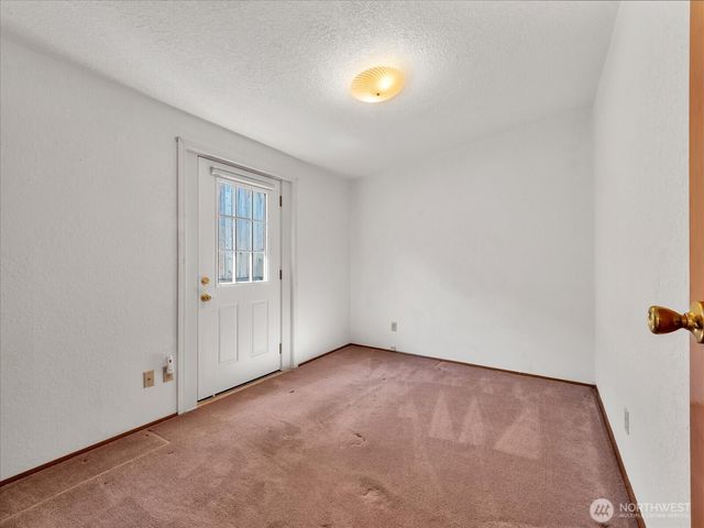 17235 119th Avenue NE, Bothell, WA 98011