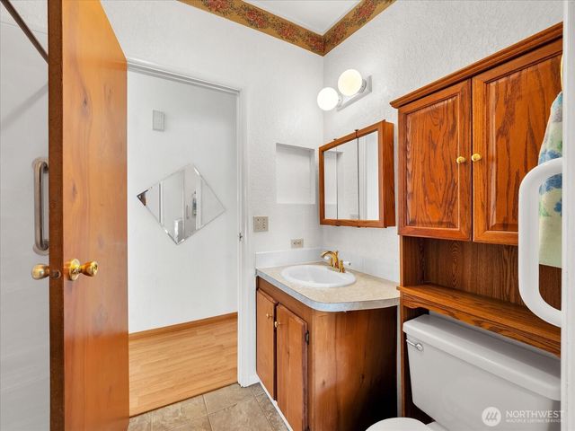 17235 119th Avenue NE, Bothell, WA 98011