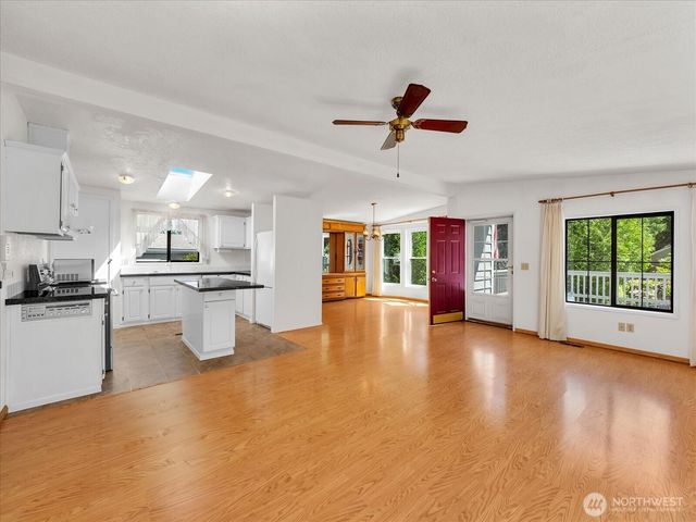 17235 119th Avenue NE, Bothell, WA 98011