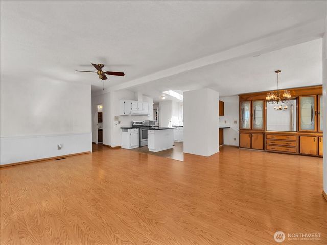 17235 119th Avenue NE, Bothell, WA 98011
