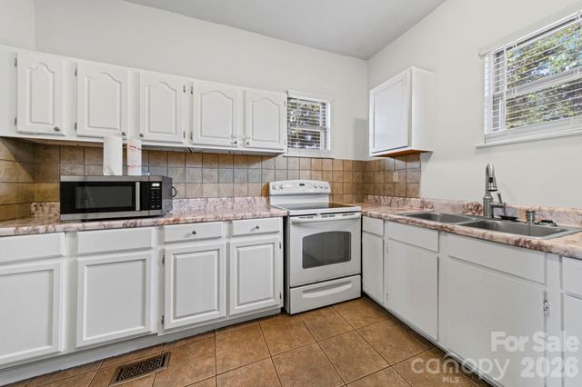 1866 Hilltop Circle, Gastonia, NC 28054