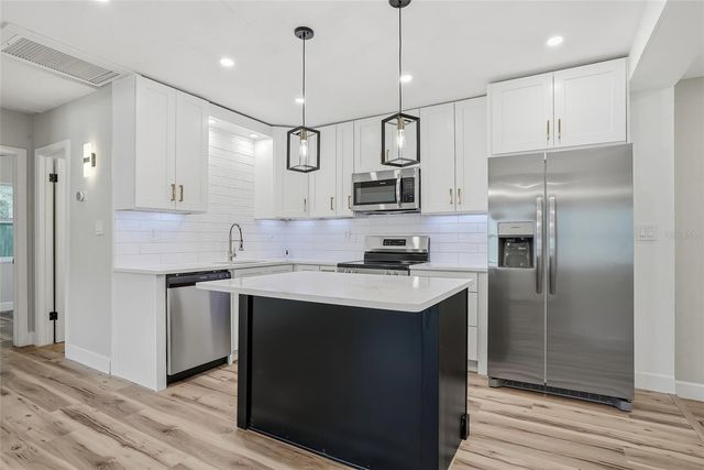 8403 N 46TH STREET, Tampa, FL 33617