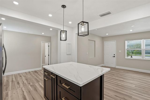 8403 N 46TH STREET, Tampa, FL 33617