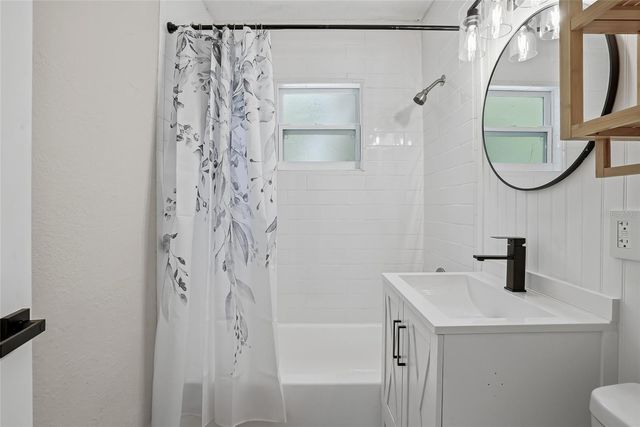 8403 N 46TH STREET, Tampa, FL 33617