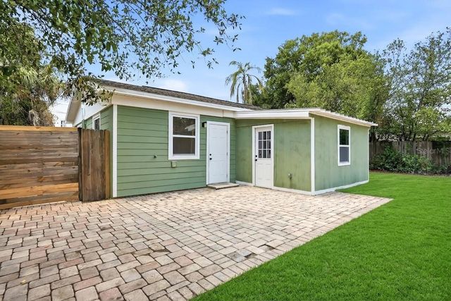 8403 N 46TH STREET, Tampa, FL 33617
