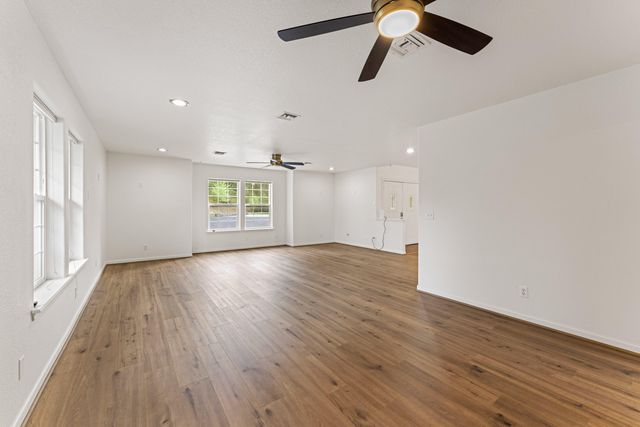 279 Palos Verdes Drive, Grants Pass, OR 97526