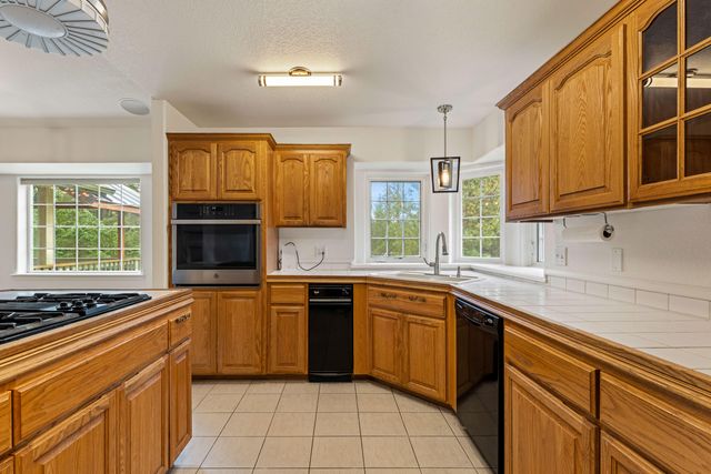 279 Palos Verdes Drive, Grants Pass, OR 97526