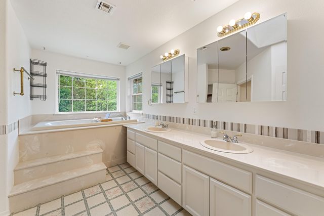 279 Palos Verdes Drive, Grants Pass, OR 97526