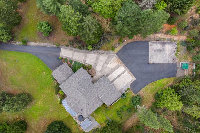 279 Palos Verdes Drive, Grants Pass, OR 97526