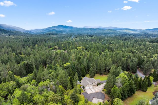 279 Palos Verdes Drive, Grants Pass, OR 97526