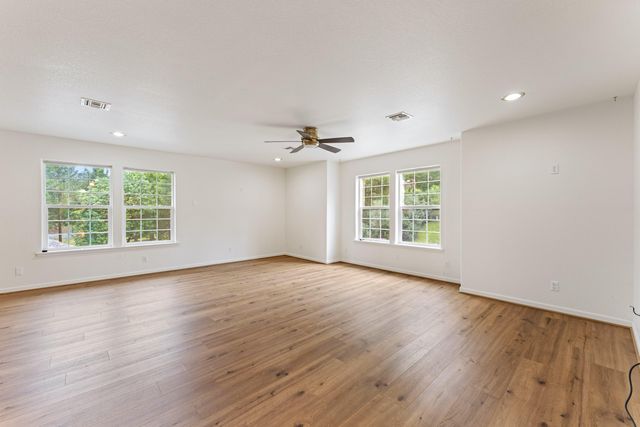 279 Palos Verdes Drive, Grants Pass, OR 97526