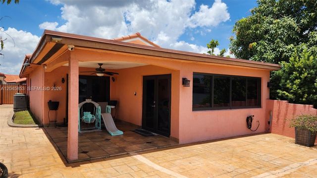 2588 W 64th St, Hialeah, FL 33016