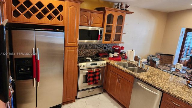 2588 W 64th St, Hialeah, FL 33016
