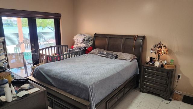 2588 W 64th St, Hialeah, FL 33016