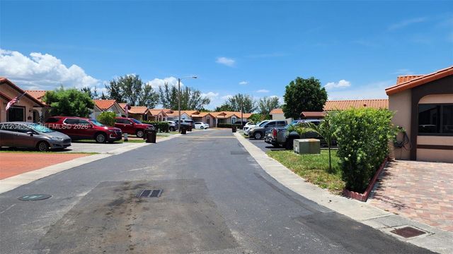 2588 W 64th St, Hialeah, FL 33016