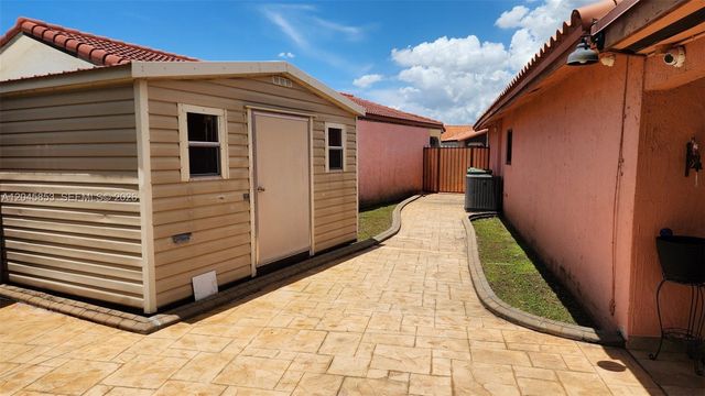 2588 W 64th St, Hialeah, FL 33016