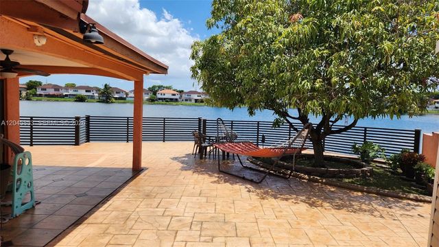 2588 W 64th St, Hialeah, FL 33016